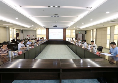 上海电力大学党委副书记翁培奋一行来校访问(图)